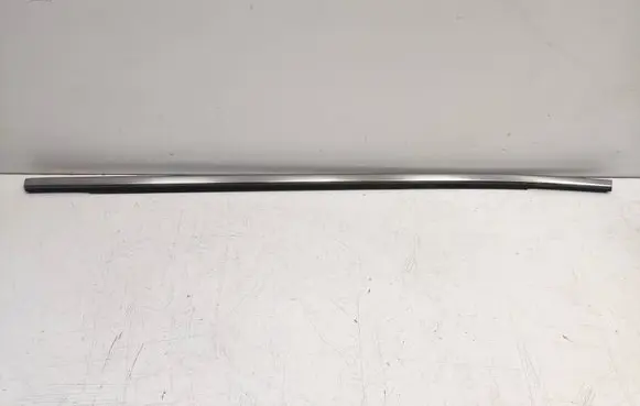 Citroen DS7 Crossback Rubber seal rear door window/glass 9815702680