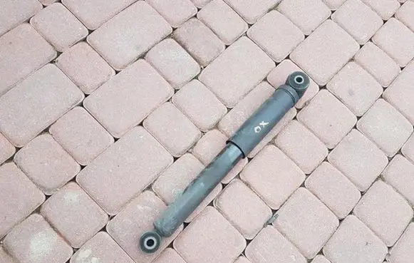 Renault Trafic III (X82) Rear shock absorber/damper 12TYS