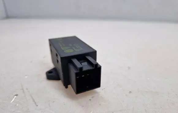 Volkswagen Touareg I Seat heating relay 7L0959772