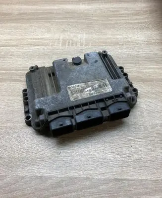 Nissan Primera Engine control unit/module ECU 23710AW323 0281011645