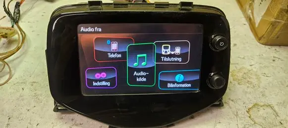 Toyota Aygo AB40 Radio/CD/DVD/GPS head unit 861400H010 AVH7048ZC