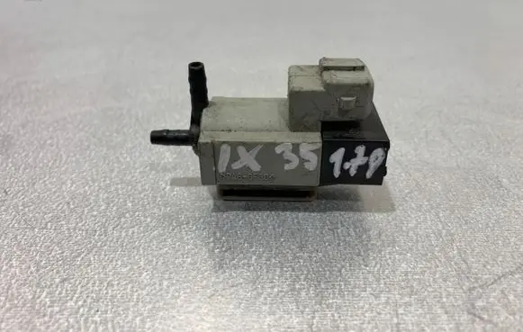 Hyundai ix35 Vacuum valve 351202A400