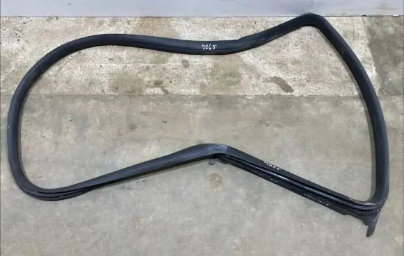 Maserati Ghibli Rubber seal rear door 