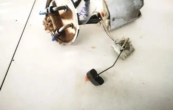 Opel Vectra B Fuel level sensor 