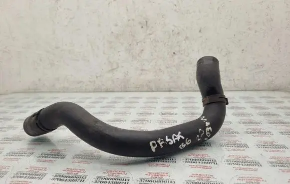 Volkswagen PASSAT B6 Engine coolant pipe/hose