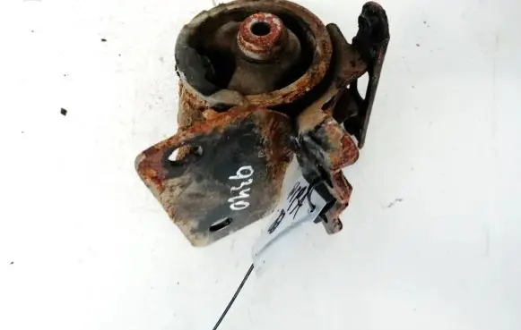 Toyota Avensis T220 Engine mount bracket
