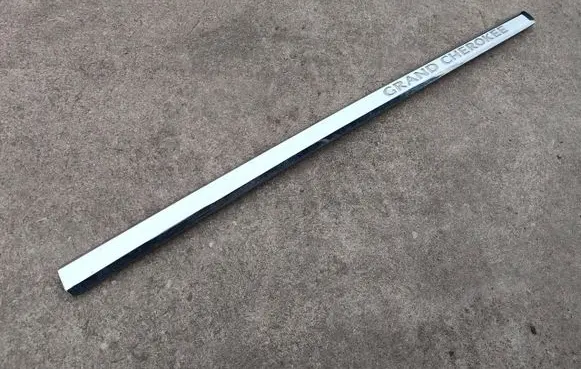 Jeep Grand Cherokee (WK) Front door trim (molding) 04806274AA