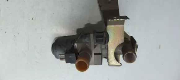 Mercedes-Benz Vito Viano W638 Coolant heater control valve 0018300684 1147412047