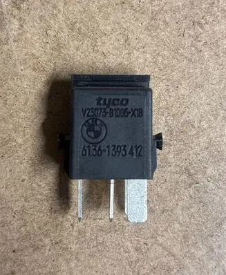 BMW 5 E39 Other relay V23073B1005X18 61361393412