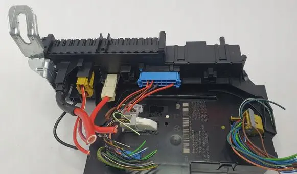 Mercedes-Benz C W204 SAM control unit 2049060105