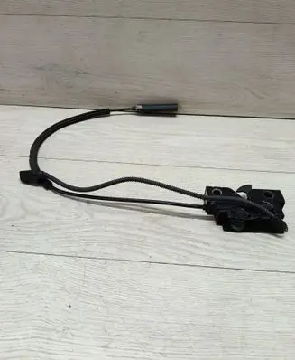 Volkswagen Golf VII Engine bonnet/hood lock/catch 5G1823531C
