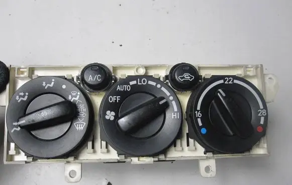 Toyota Avensis T220 Climate control unit MB1465700540