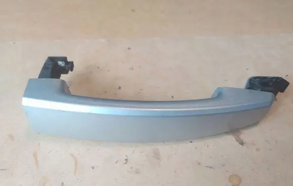 Opel Astra J Loading door exterior handle/bracket 13500026