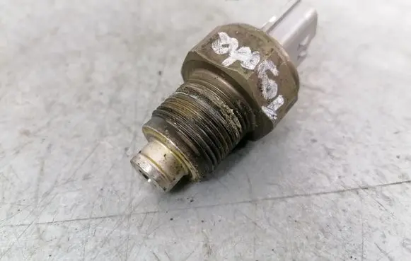 Fuel pressure sensor