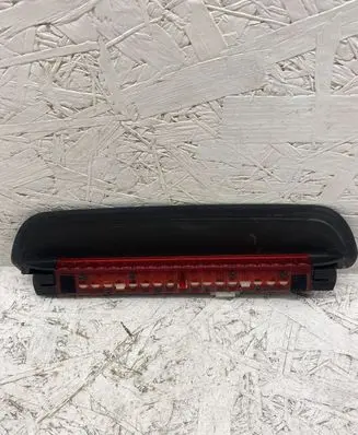 BMW 3 E90 E91 Third/center stoplight 479311