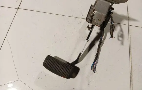 Hyundai Santa Fe Brake pedal 