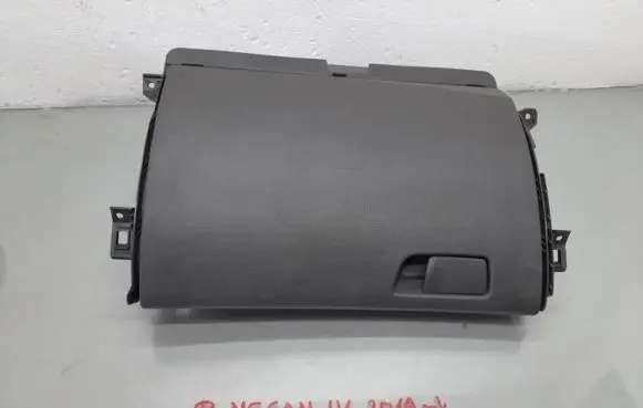 Renault Megane IV Glove box 685005280R