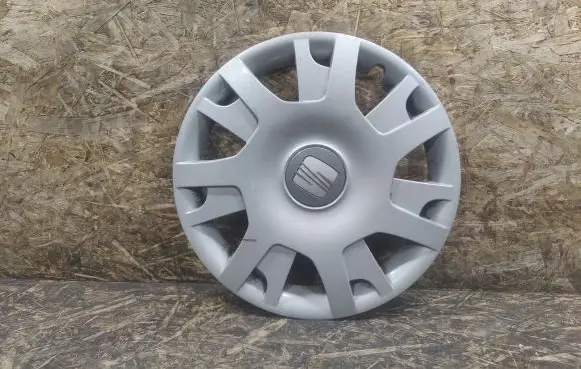 Seat Altea R16 wheel hub/cap/trim 1PO601147A