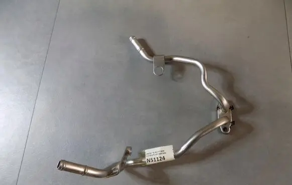 Volkswagen PASSAT B8 Engine coolant pipe/hose 05E121497E