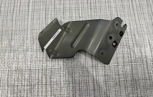 Maserati Ghibli Fender mounting bracket B422