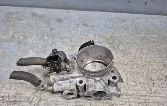 Mitsubishi Outlander Throttle body valve 