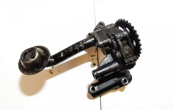 Volkswagen Golf IV Oil pump 06A115105 670815552
