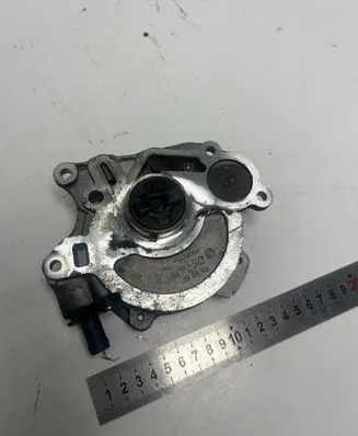 Audi A3 S3 8P Vacuum pump 03L145207 03L145112