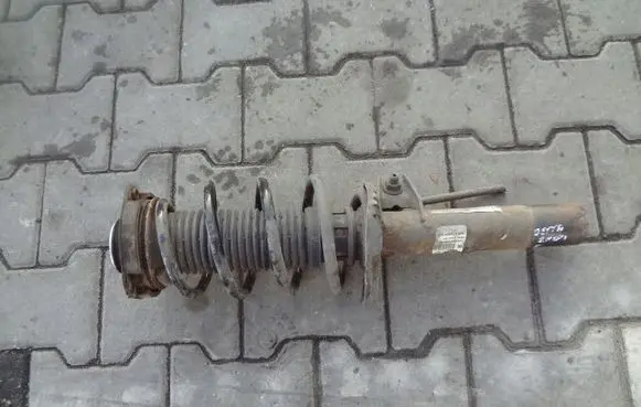 Volkswagen Jetta V Front shock absorber with coil spring