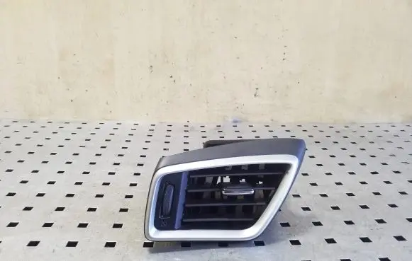 Nissan X-Trail T32 Dashboard side air vent grill/cover trim 687614CE1A E9895311100