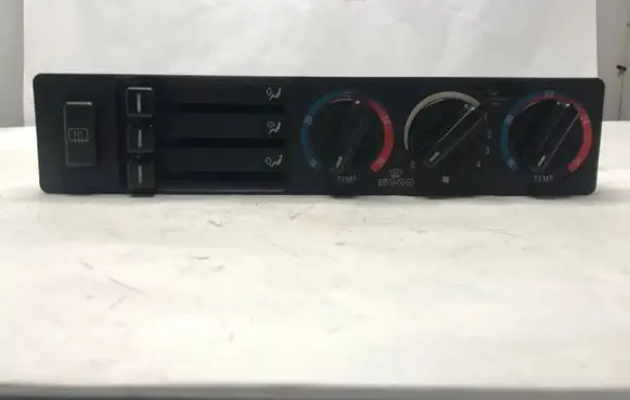 BMW 5 E34 Climate control unit 8351651