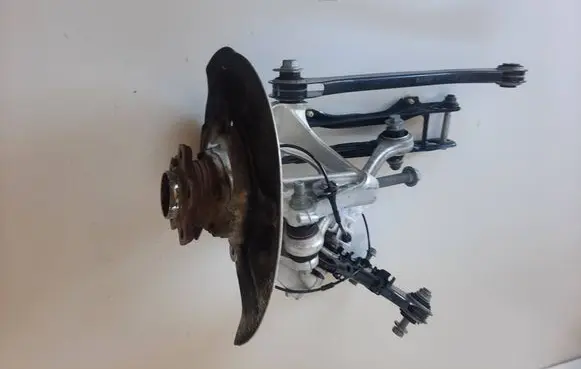 BMW 7 G70 Rear wheel hub spindle/knuckle 6898352 3330