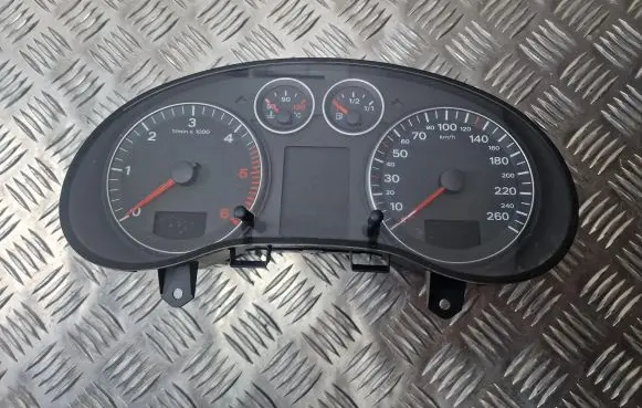 Audi A3 S3 8P Speedometer (instrument cluster) 8P0920900K