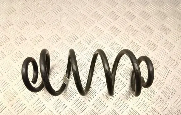 Volvo XC40 Rear coil spring 31658707