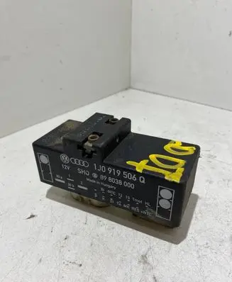 Volkswagen Golf IV Coolant fan relay 1J0919506Q 898038000