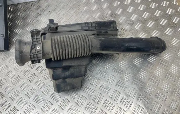 Toyota Prius+ (ZVW40) Intake resonator 1789337040