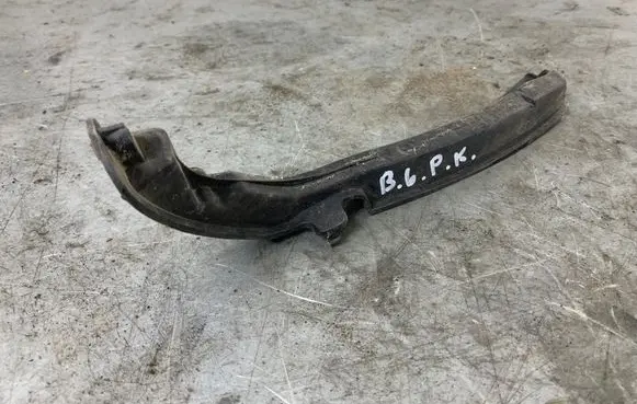 Volkswagen PASSAT B6 Front bumper mounting bracket 3C0807177