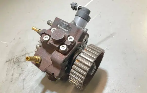 Citroen Berlingo Fuel injection high pressure pump 9683703780 02002490272 0445010102