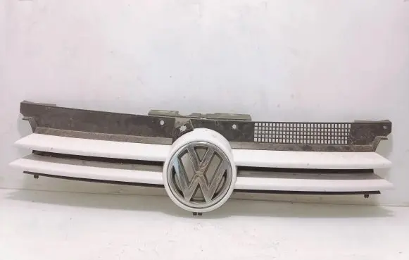 Volkswagen Golf IV Front grill 1j0853655f