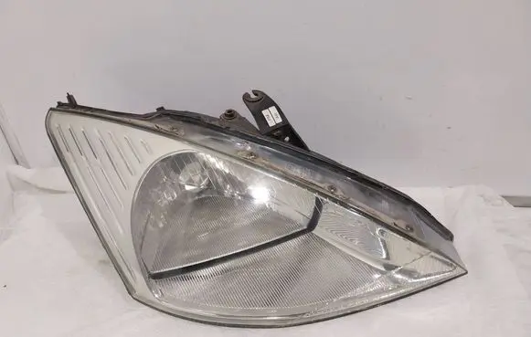 Ford Focus Headlight/headlamp XS4113005
