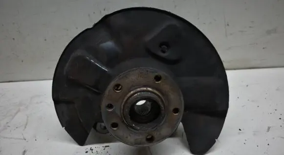 Front wheel hub