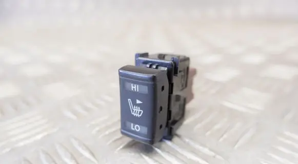 Nissan Qashqai Seat heating switch 