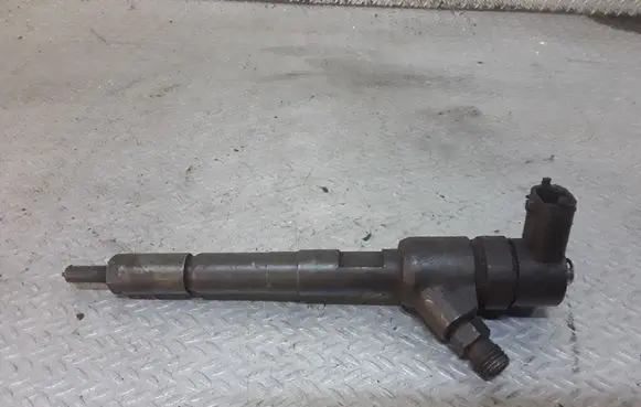 Opel Corsa C Fuel injector 0445110083