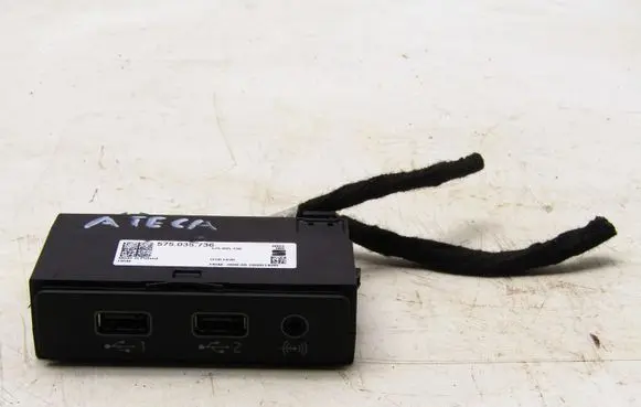 Seat Ateca AUX in-socket connector 575035736