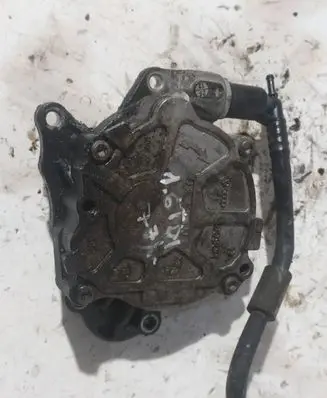 Volkswagen Golf VI Vacuum pump 03L145100G