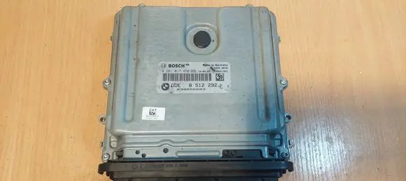 BMW 3 E90 E91 Engine control unit/module ECU 0281017450 8512292