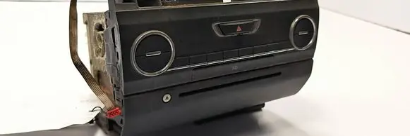 Maserati Ghibli Radio/CD/DVD/GPS head unit 06700301970