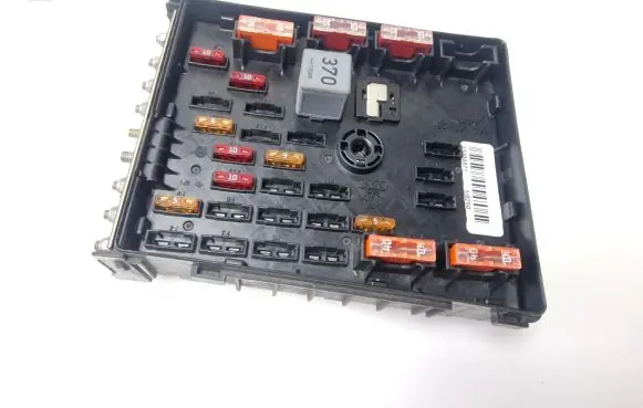 Volkswagen PASSAT B7 Fuse module 3C0937125