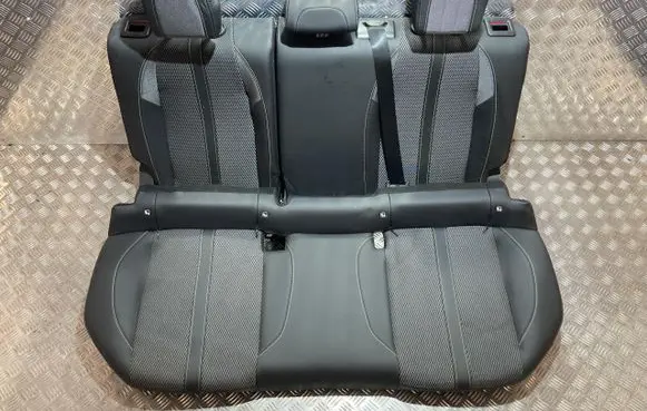 Peugeot 2008 II Second row seats PK19830