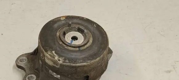 Engine mount bracket