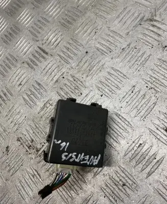 Toyota Avensis T270 Door control unit/module 8597020030